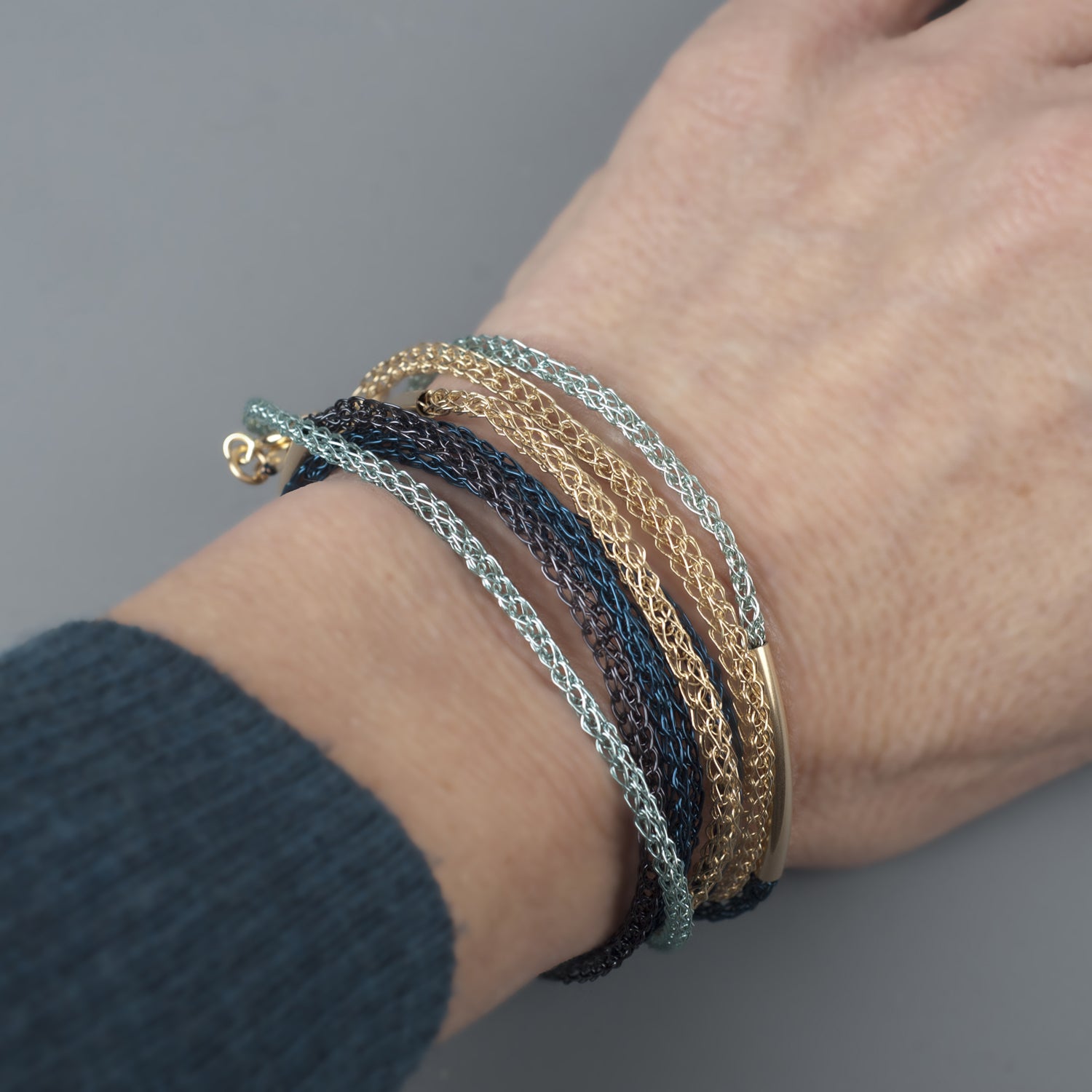 Lily of the valley crochet bracelet BLUE GRAY - Shop PS.By Hand. Bracelets  - Pinkoi